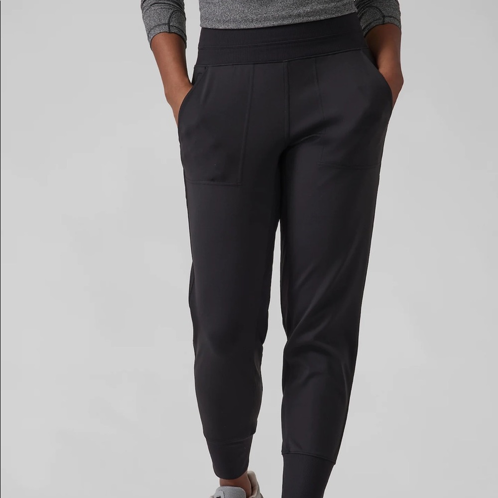 Athleta Venice Jogger Black EUC